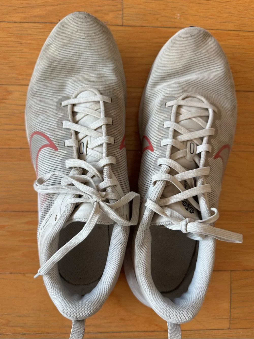 Nike Men’s Light Gray Sneakers with Red Swoosh Downshift 12